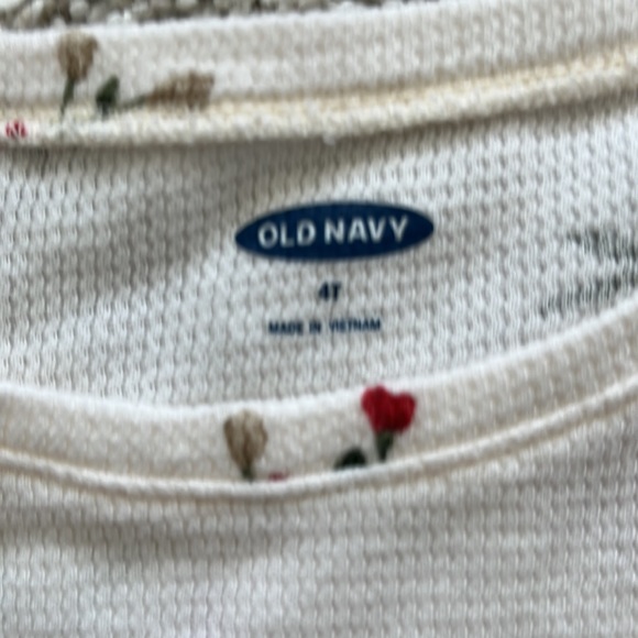 Old Navy toddler girl long sleeve shirts. Size 4t - Picture 5 of 5